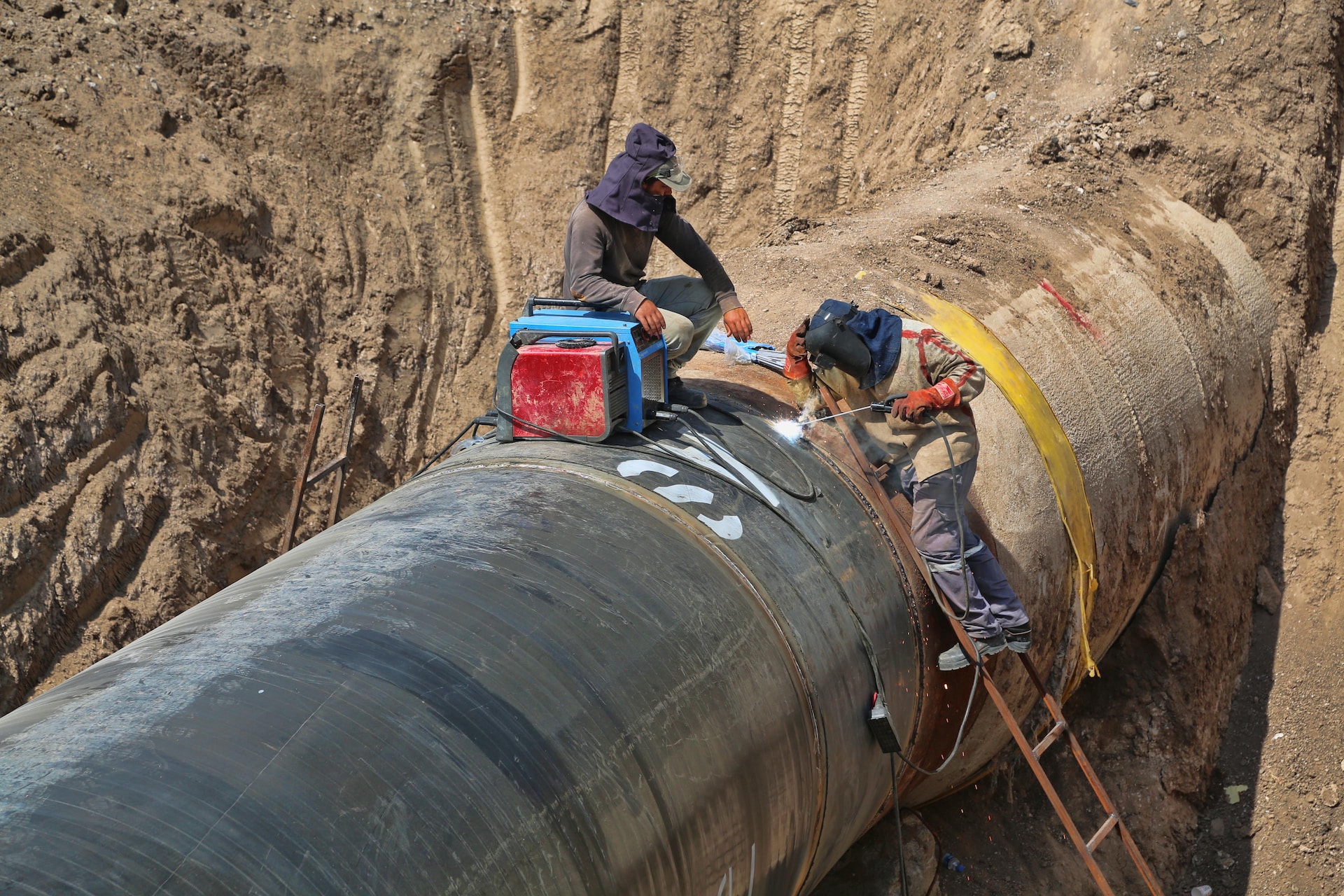Building the gas pipeline
